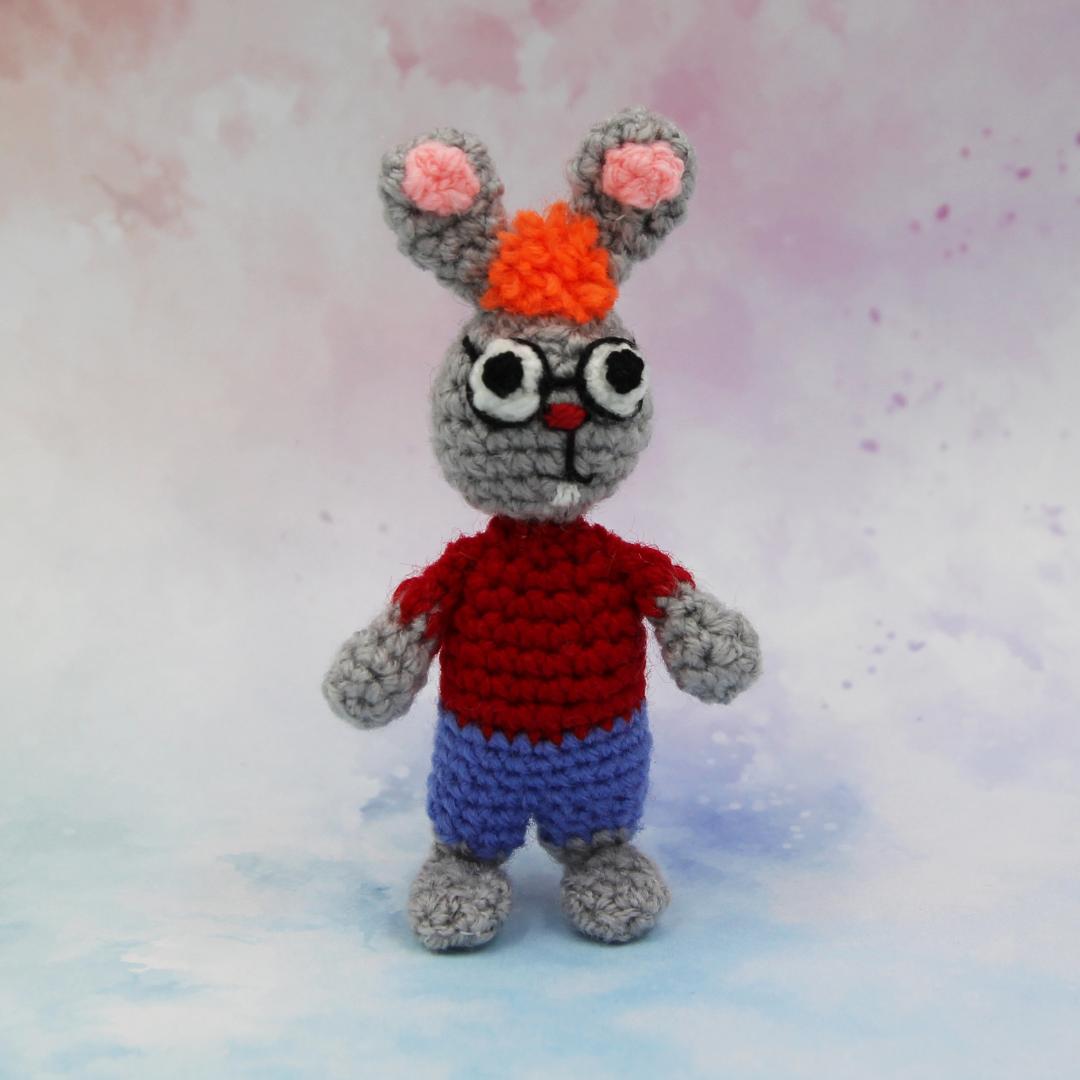 Вязаная игрушка Серый Кролик в Очках 11 см