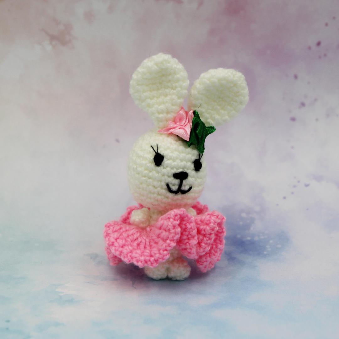 Вязаная игрушка Зайка в Розовой Юбке 9 см