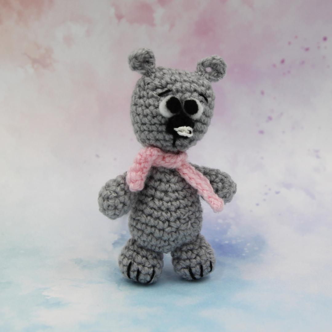 Вязаная игрушка Медвежонок в Розовом Шарфе 8 см
