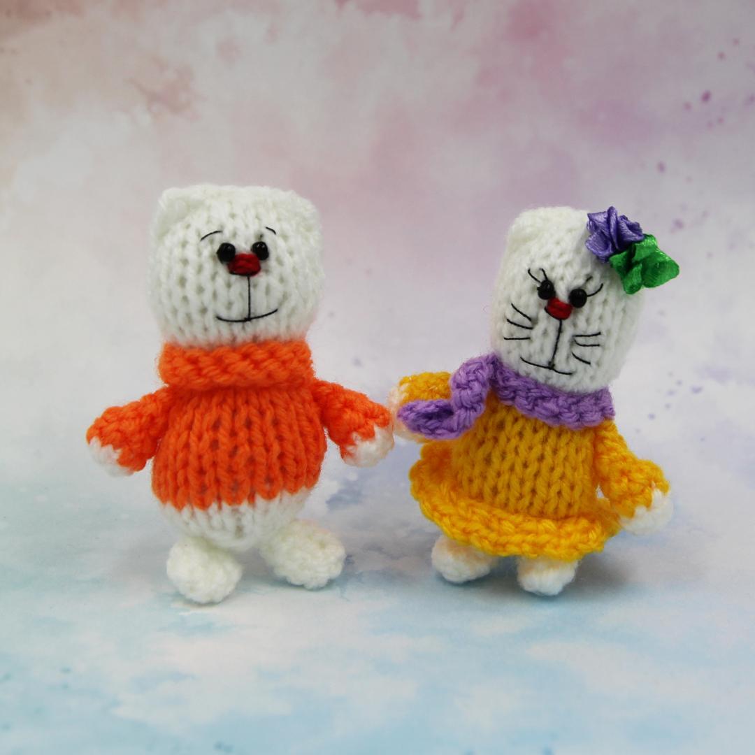 Набор вязаных игрушек Котики в Свитерах