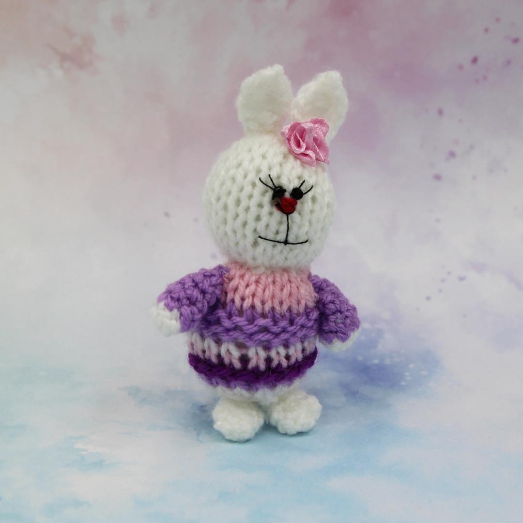 Вязаная игрушка Зайка в Фиолетовом 9 см
