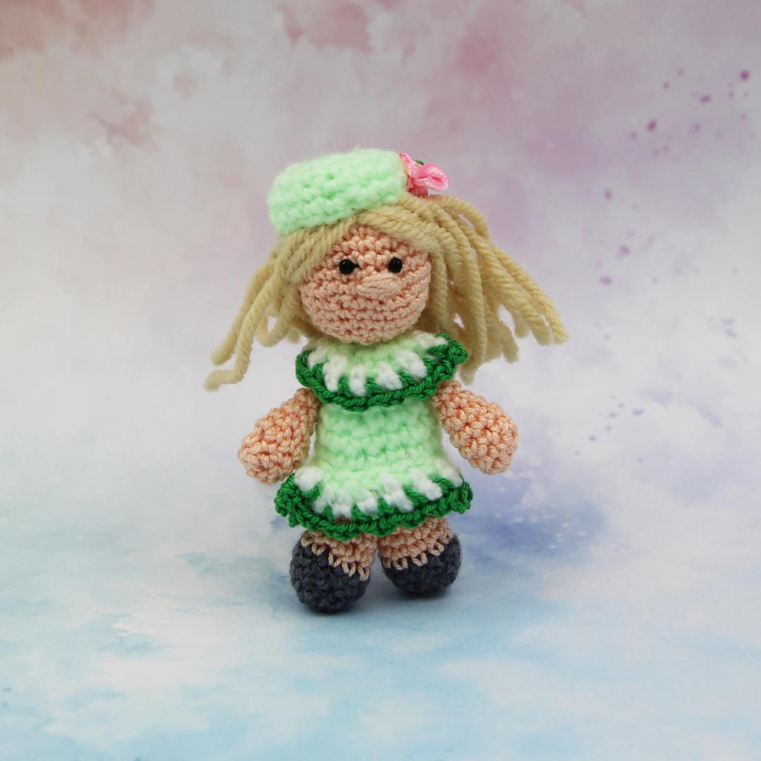 Вязаная игрушка Куколка в Зеленом Платье 8 см