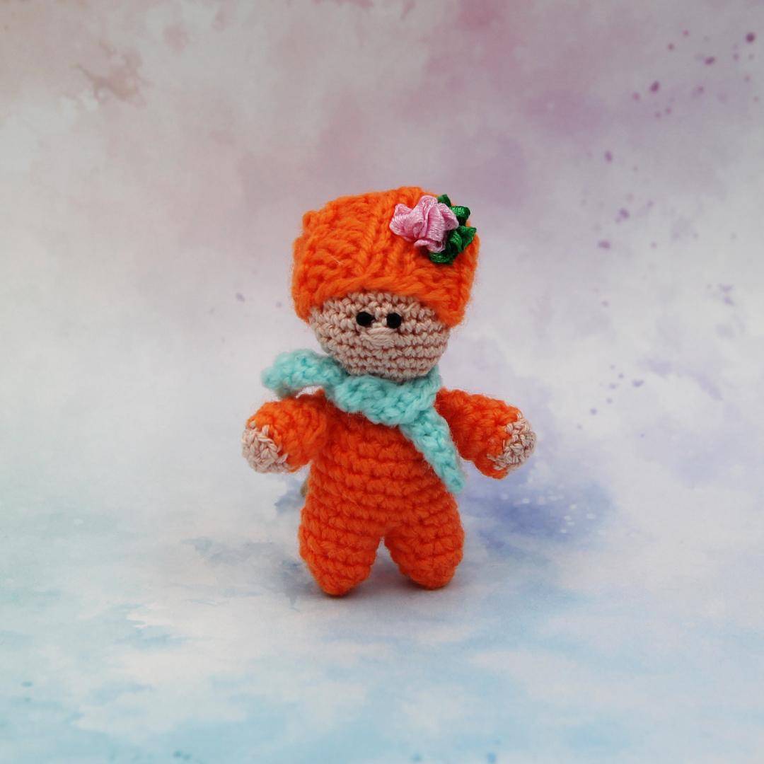 Вязаная игрушка Куколка в Оранжевом 7 см