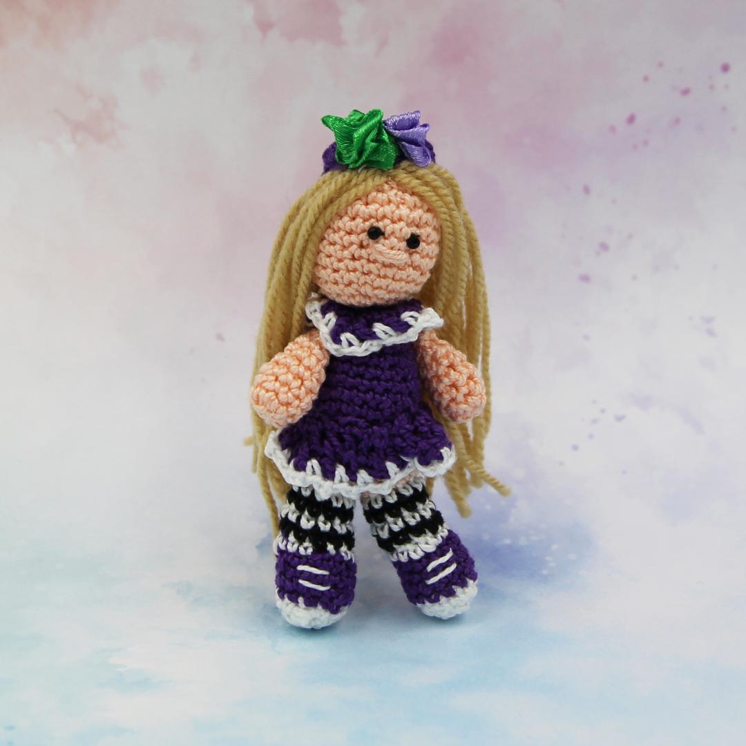 Вязаная игрушка Куколка в Фиолетовом 10 см