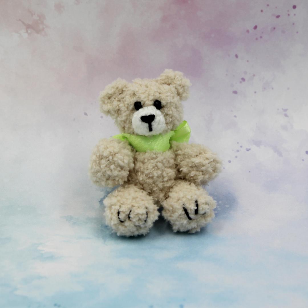 Вязаная игрушка Кремовый Мишка с Бантом 7 см