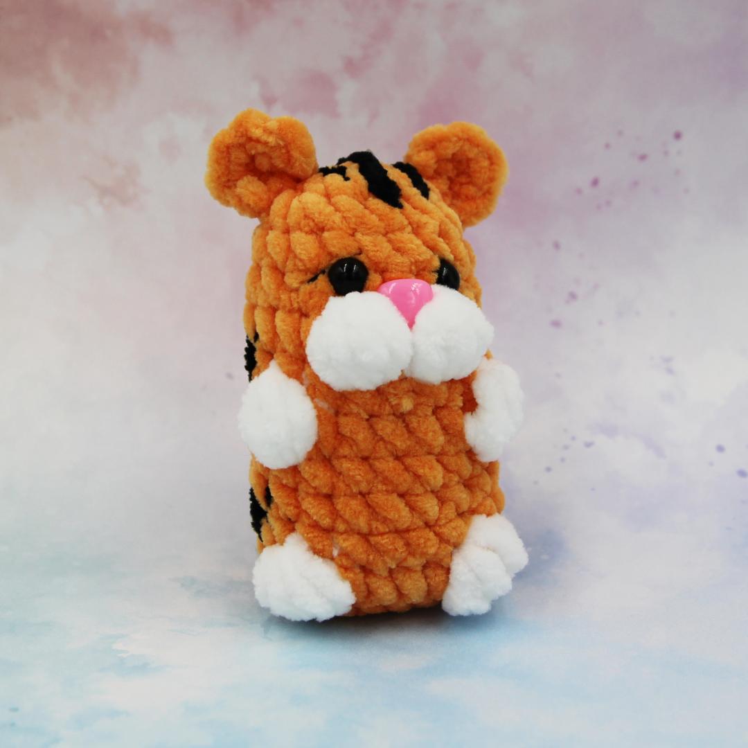 Вязаная игрушка-брелок Тигренок