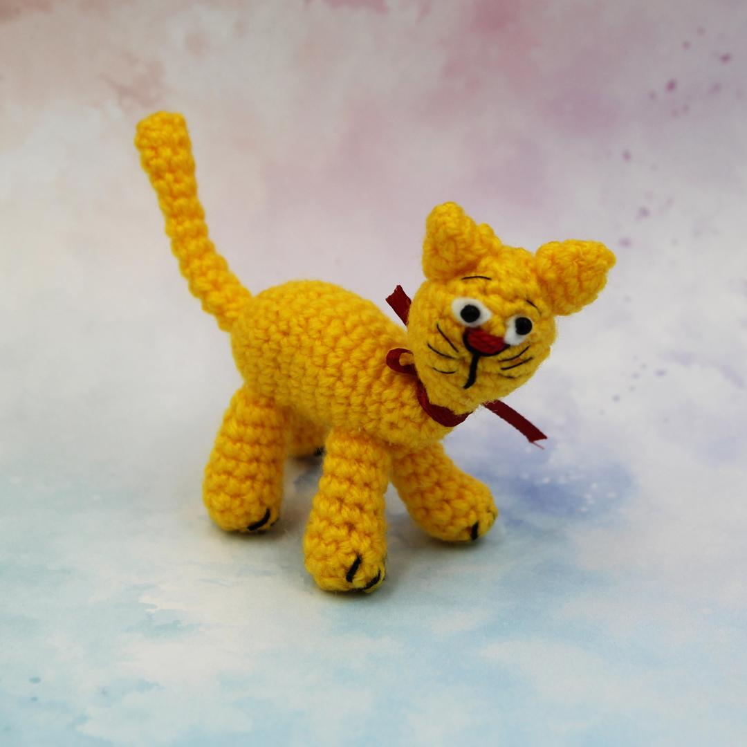 Вязаная игрушка Желтый Котик 7 см