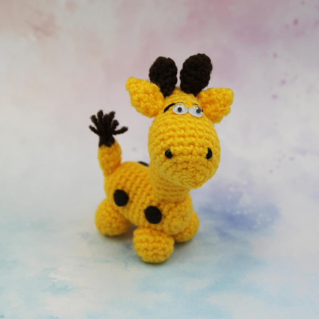 Вязаная игрушка Желтый Жирафик 8 см