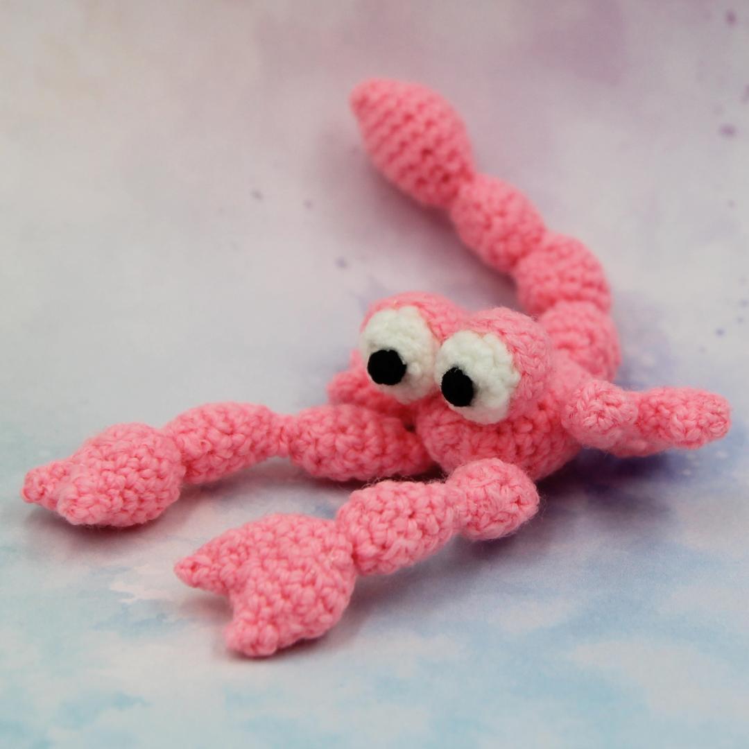 Вязаная игрушка Розовый Скорпион 14 см