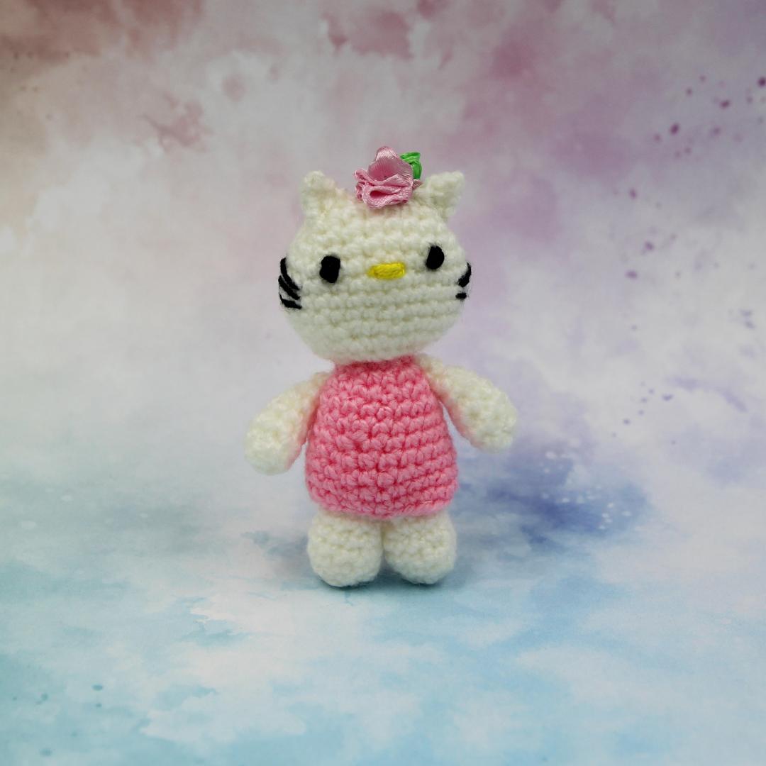 Вязаная игрушка Кошечка в Розовом Платье 7 см