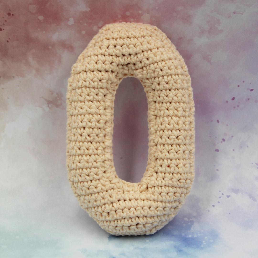 Вязаная игрушка Цифра 0