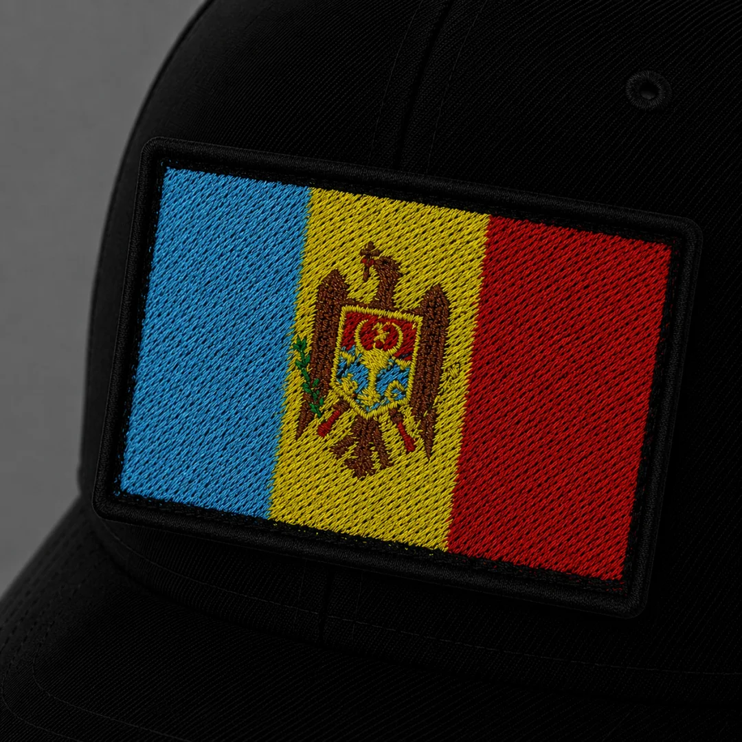 Нашивка, патч, шеврон на липучке "Флаг Молдовы" 70x45mm PTC434